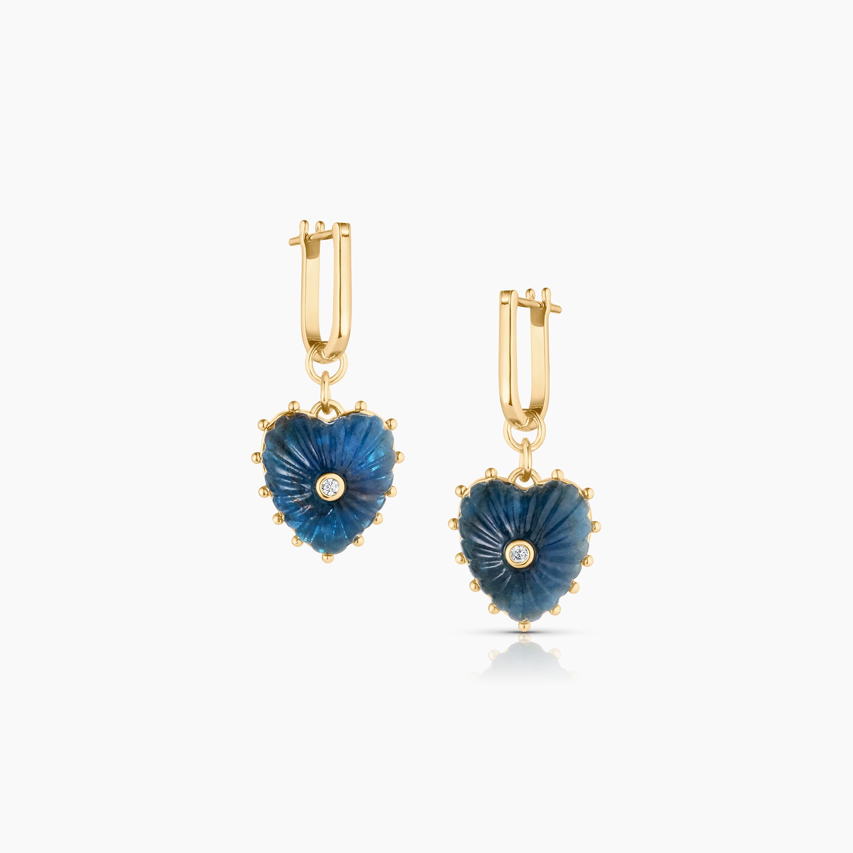 健康アクセサリー hugunz HearT II Isabel Onyx Heart Earrings – THATCH