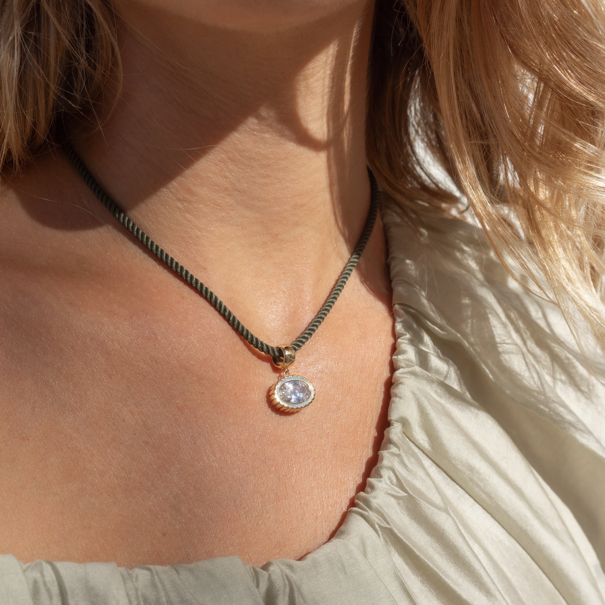 アクセサリー cocoron Coco Moss Silk Cord Necklace – THATCH